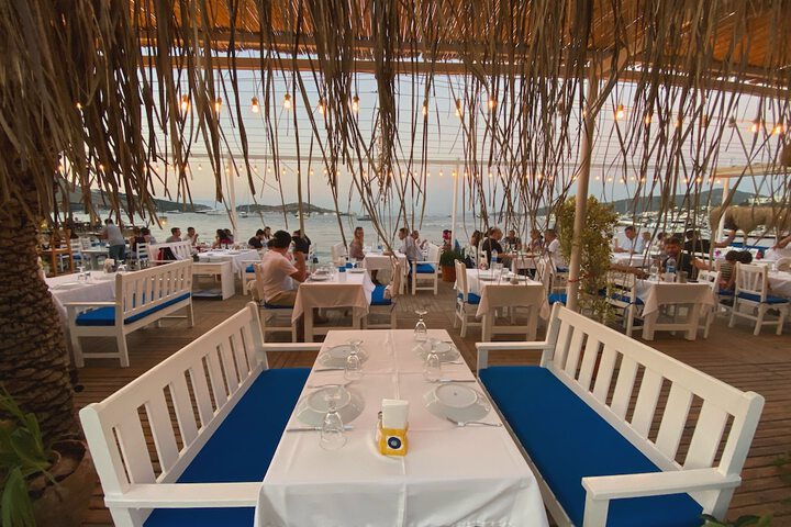 Dining 57 of 74