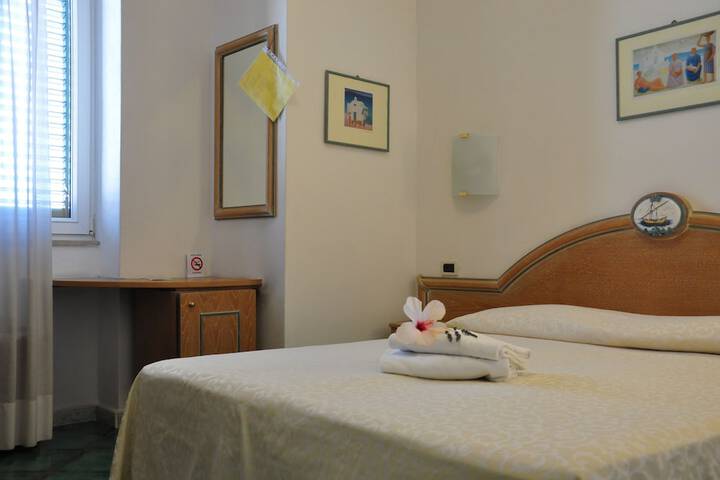 Room 10 of 63
