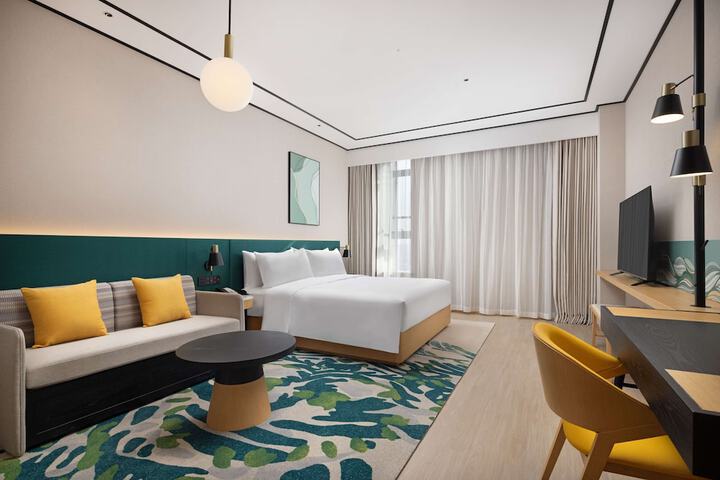 Room 16 of 33