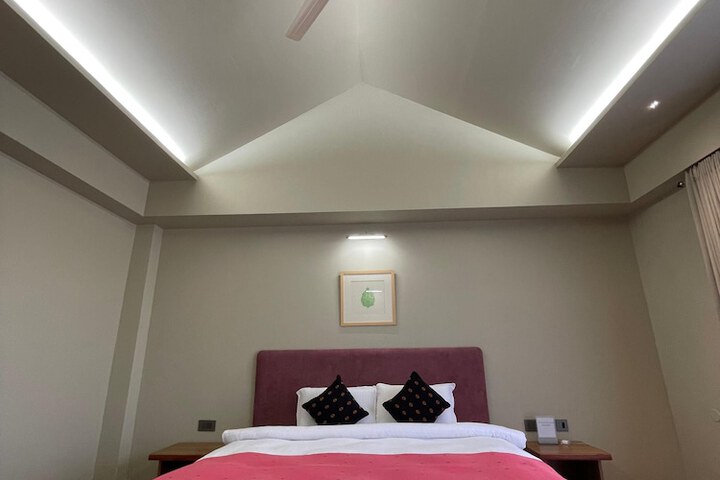 Room 2 of 15