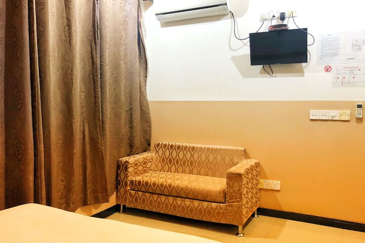 Room 3 of 28