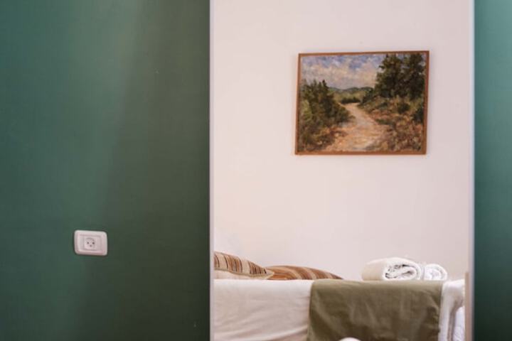 Room 50 of 166