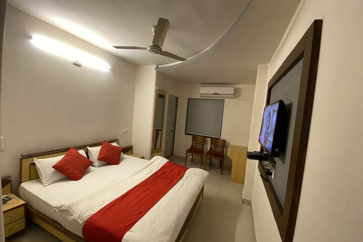 Room 15 of 52