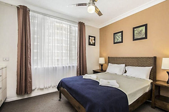 Room 4 of 68