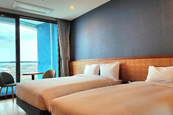 Room 28 of 78