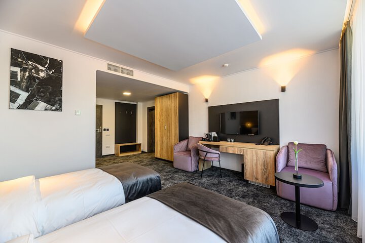 Room 43 of 131