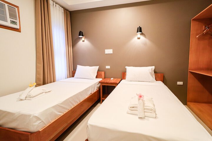 Room 7 of 42