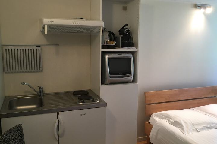 Room 9 of 36
