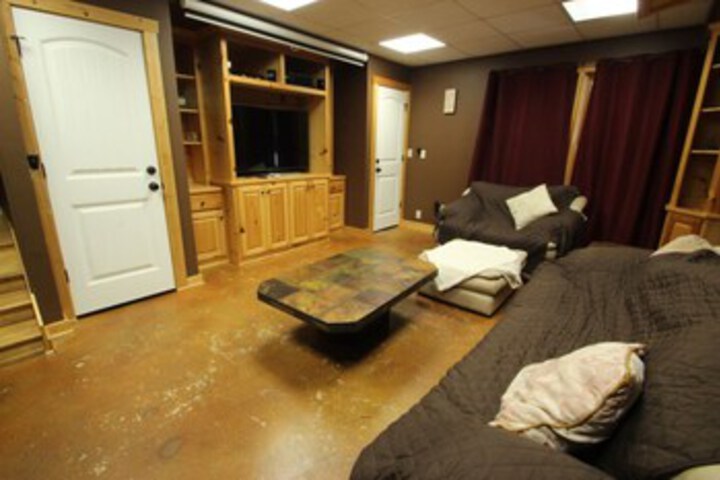 Room 17 of 28