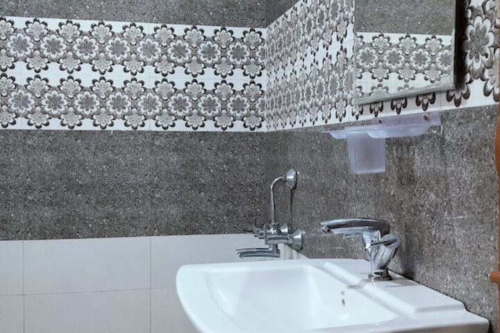 Room 23 of 33