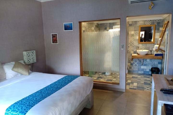 Room 7 of 90