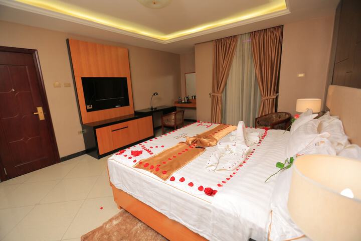 Room 8 of 38