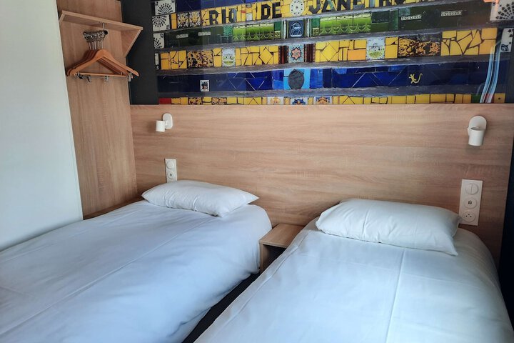 Room 13 of 44