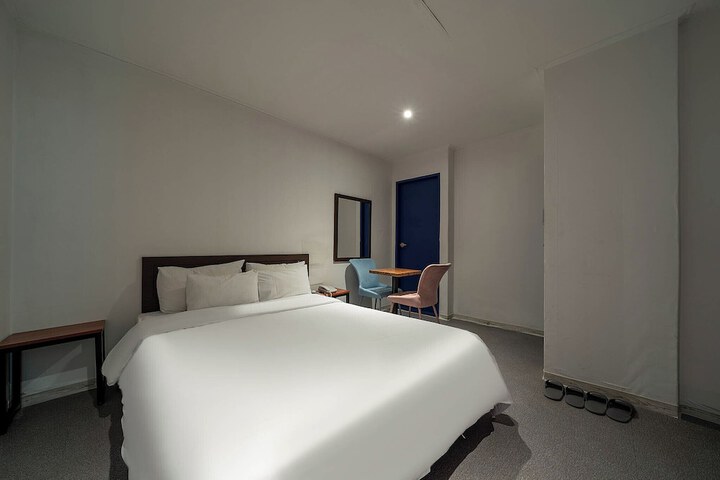 Room 56 of 82