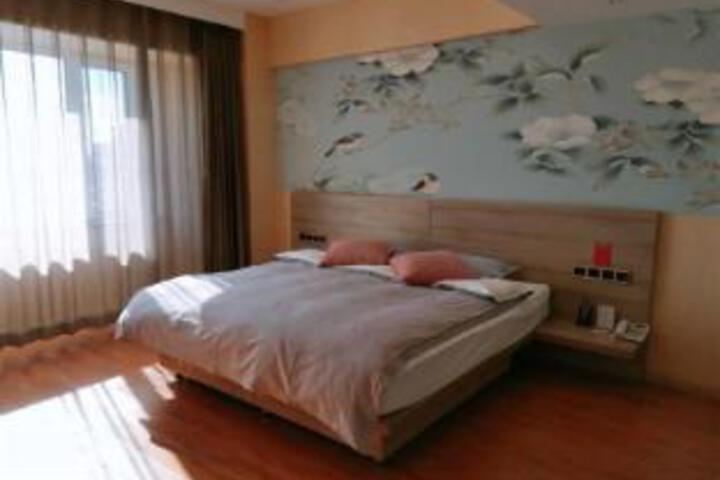 Room 6 of 7