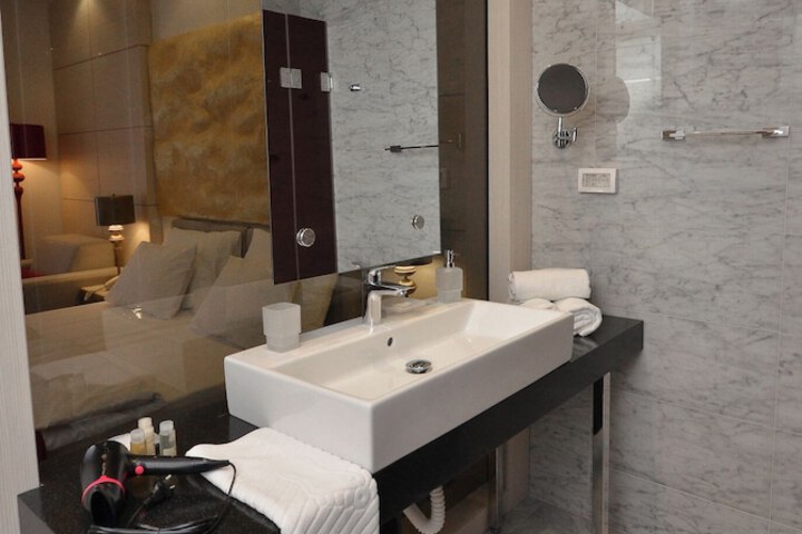 Room 44 of 62