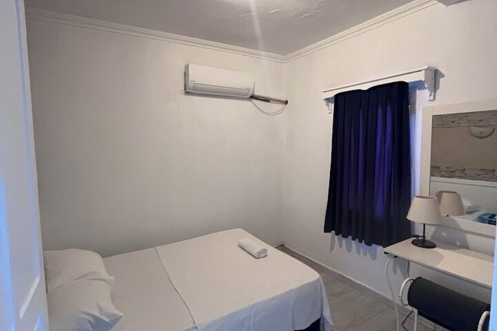 Room 15 of 22