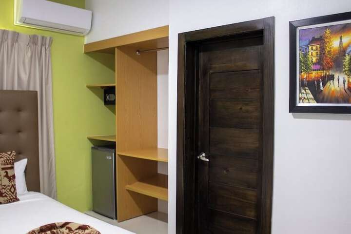 Room 12 of 16