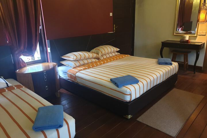 Room 3 of 46