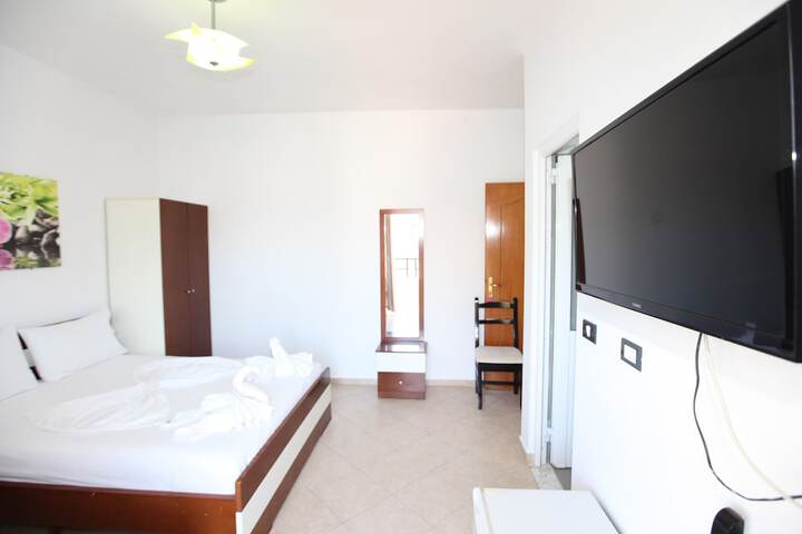 Room 21 of 53
