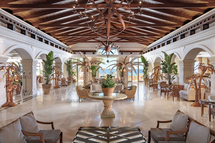 Entrance & Lobby