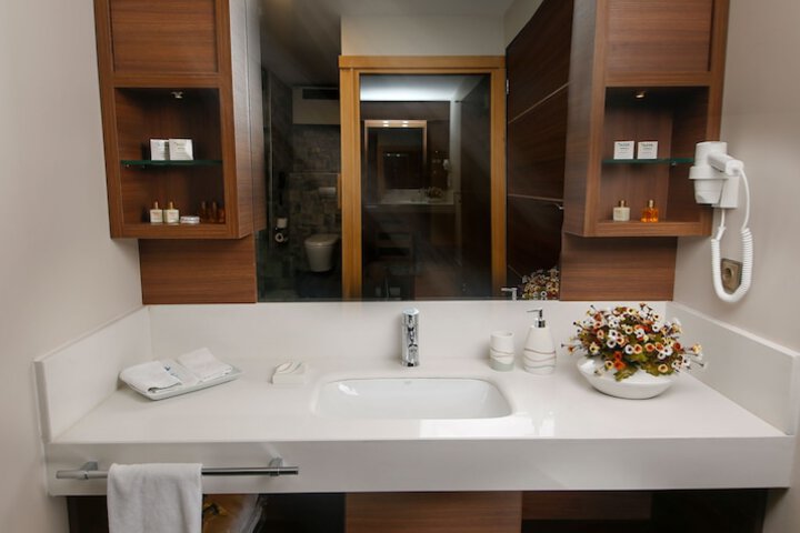 Room 11 of 30