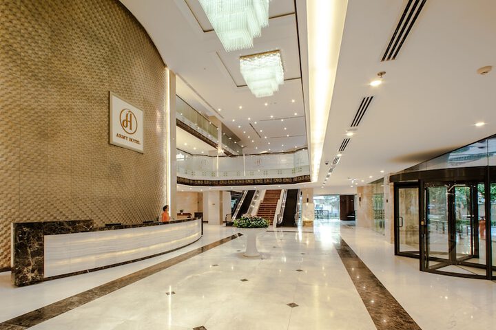 Entrance & Lobby