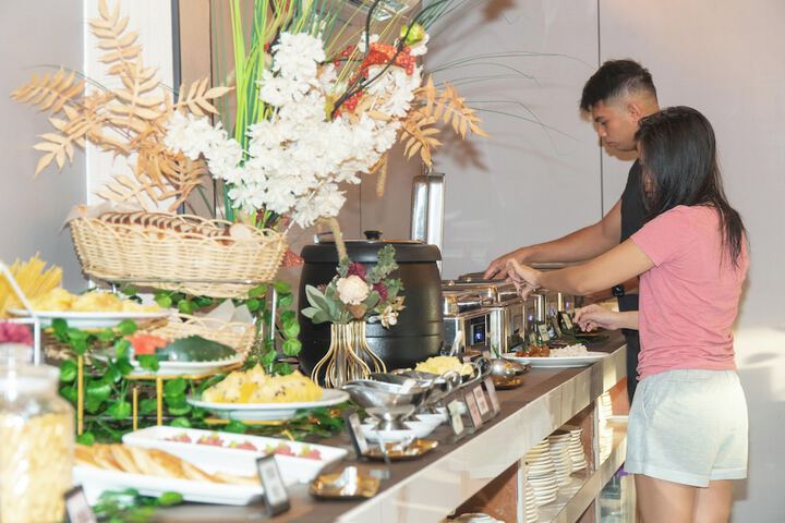 Dining 59 of 77
