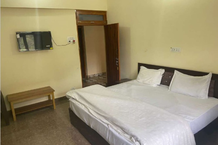Room 6 of 38