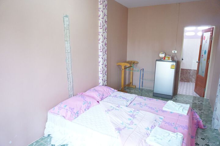 Room 2 of 16