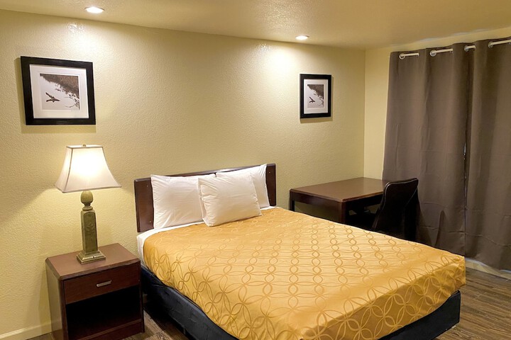 Room 11 of 31