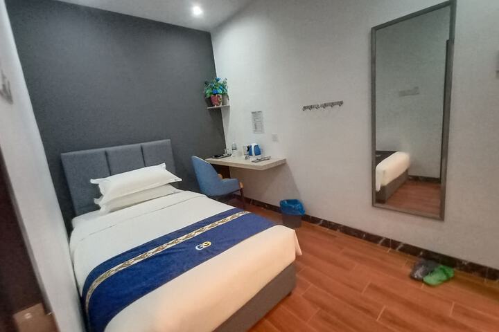 Room 29 of 36
