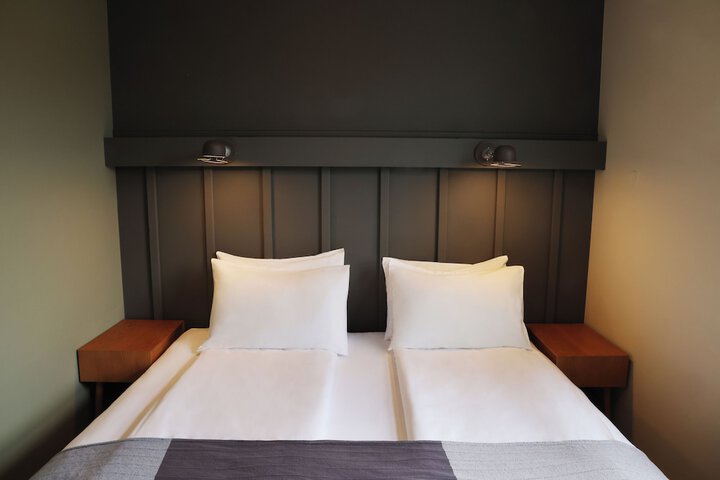 Room 8 of 47