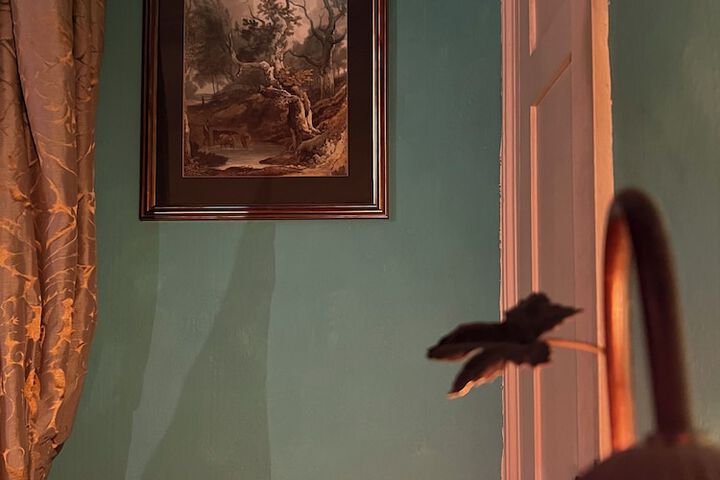 Room 28 of 42