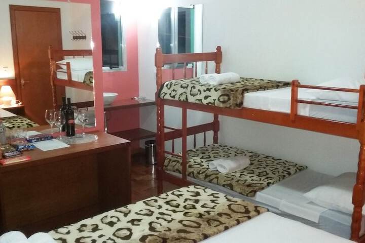 Room 10 of 24