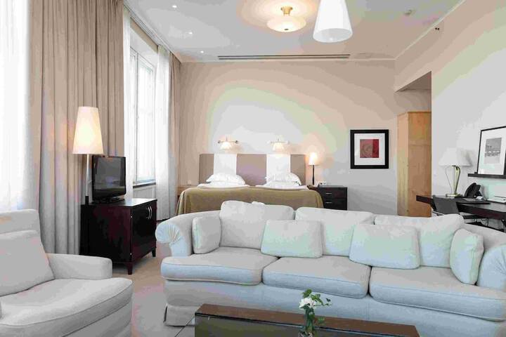 Room 49 of 98