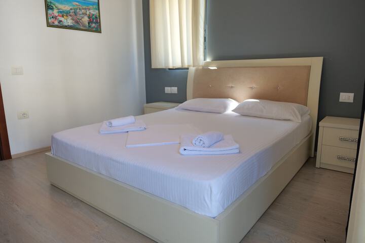 Room 14 of 48