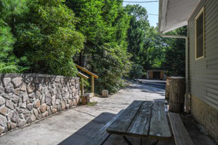 Property Grounds 32 of 39