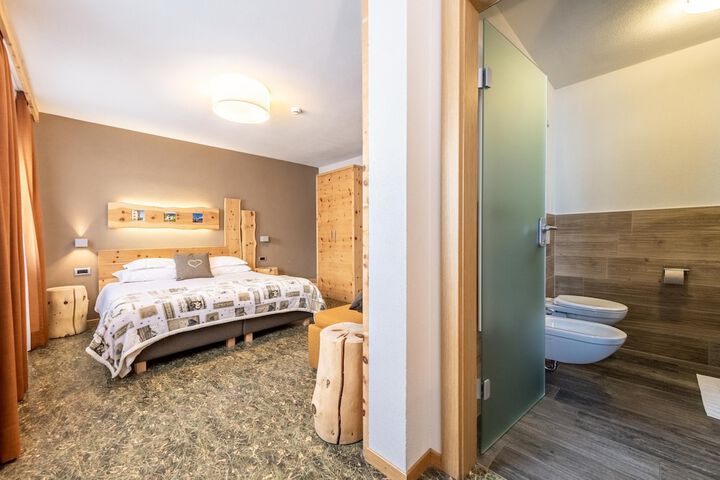 Room 20 of 49