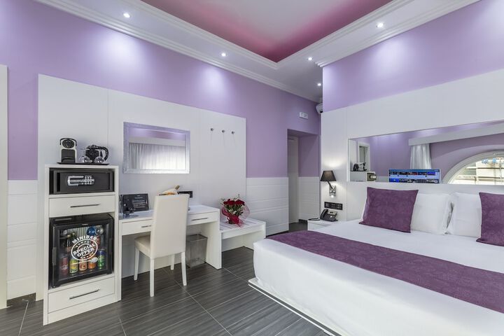 Room 43 of 142