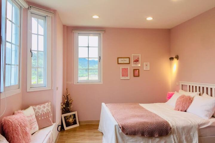 Room 2 of 6