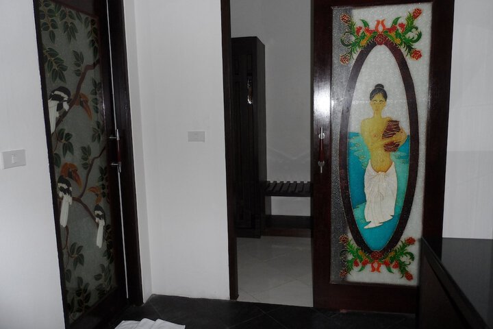 Room 2 of 53