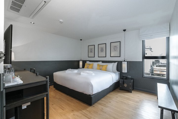 Room 5 of 17