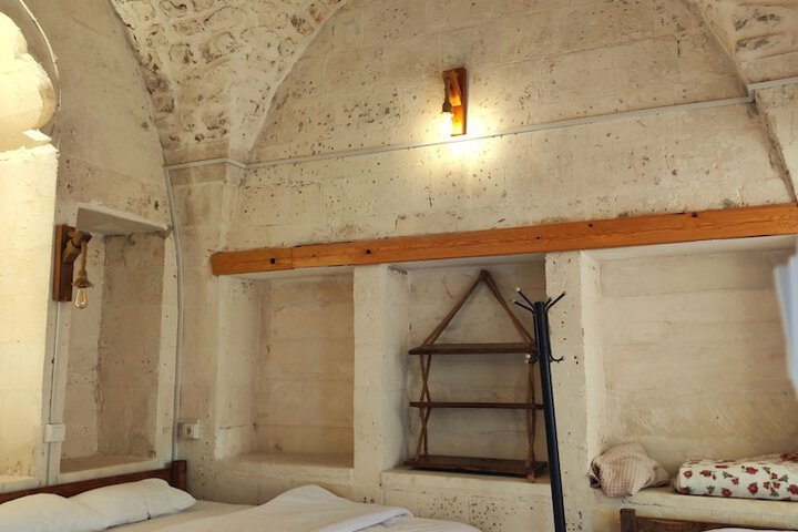 Room 9 of 26