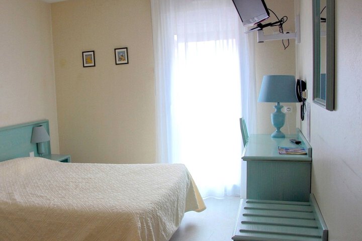Room 6 of 54