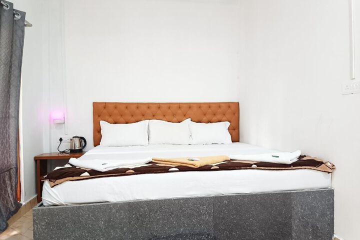 Room 16 of 33