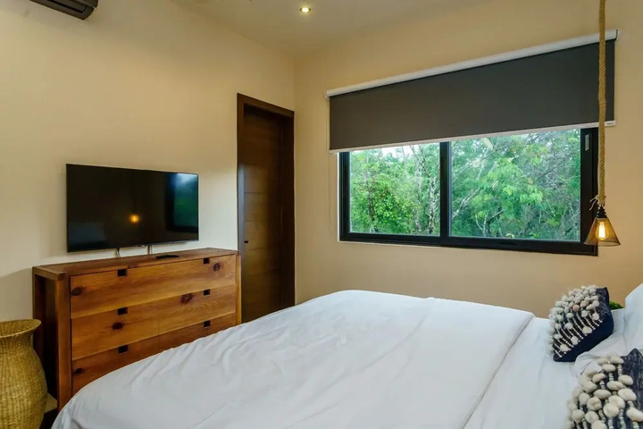 Room 2 of 19