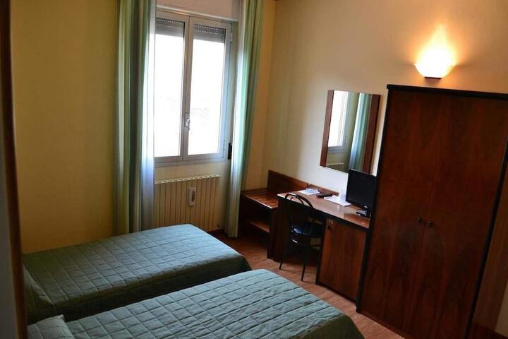 Room 3 of 14