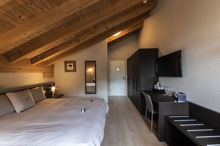 Room 17 of 70