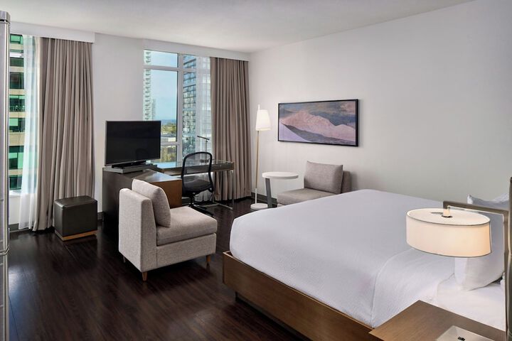 Room 6 of 43